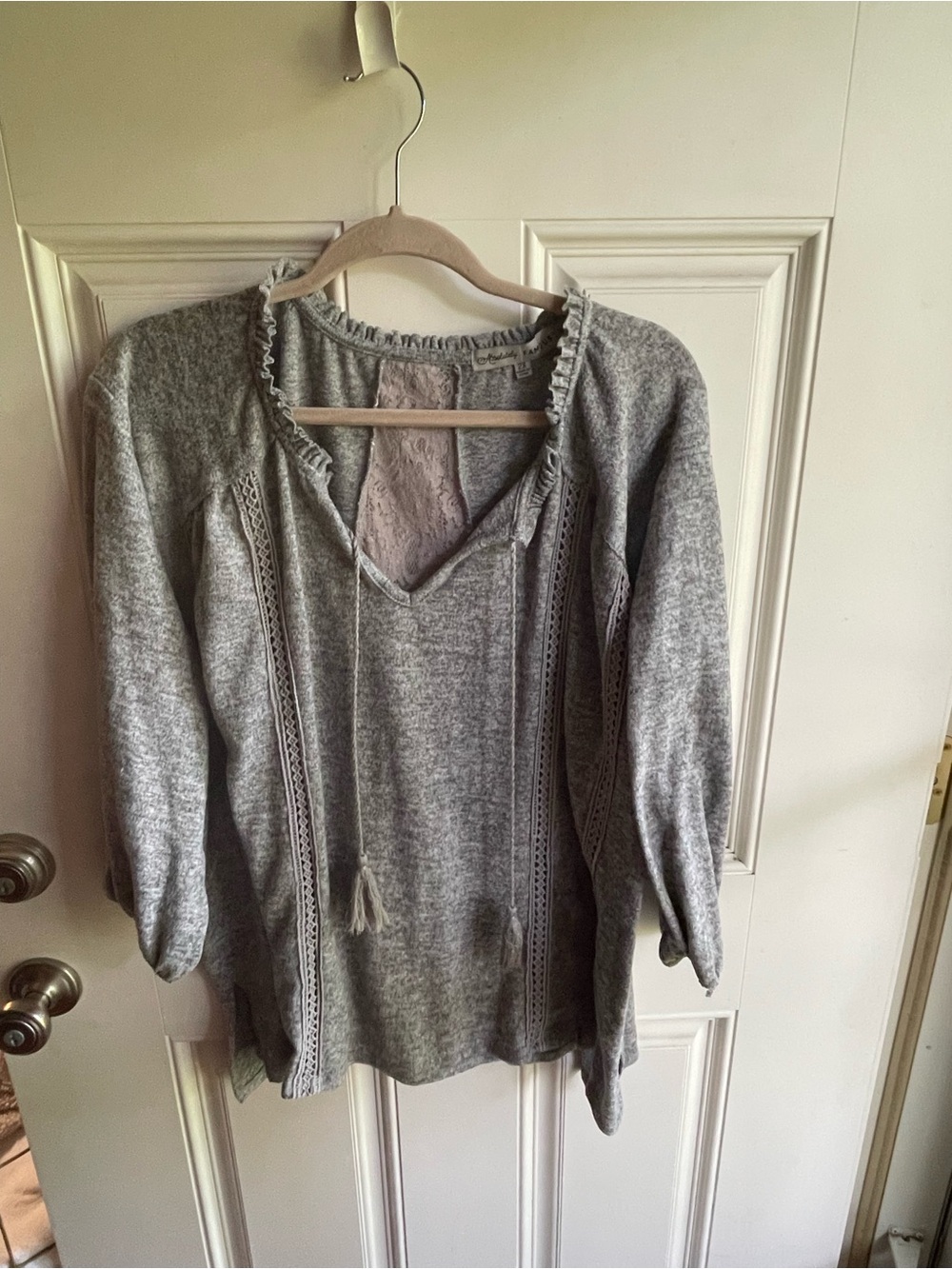 Absolutely Famous Heather Gray V-Neck Lace-Trim Sweater